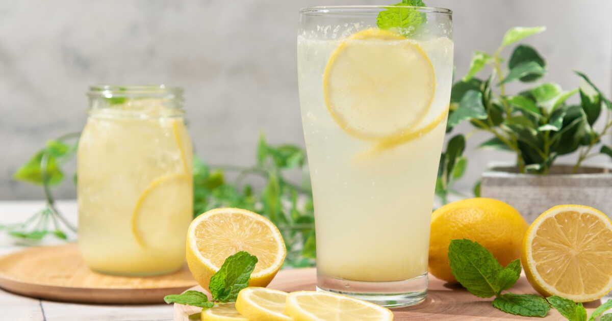La citronnade maison : une boisson estivale rafraîchissante