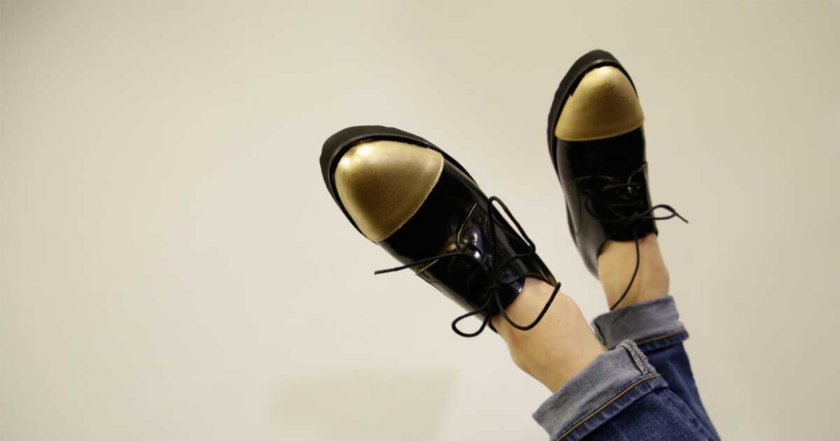 La tendance dorée : des pieds scintillants pour cet automne