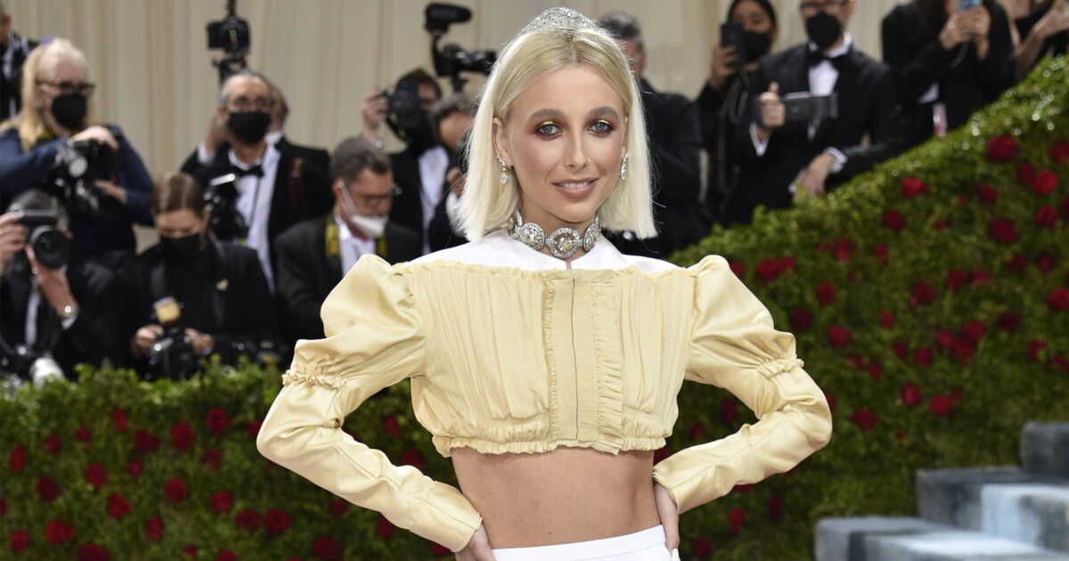 Découvrez la boisson miracle d'Emma Chamberlain pour un ventre plat