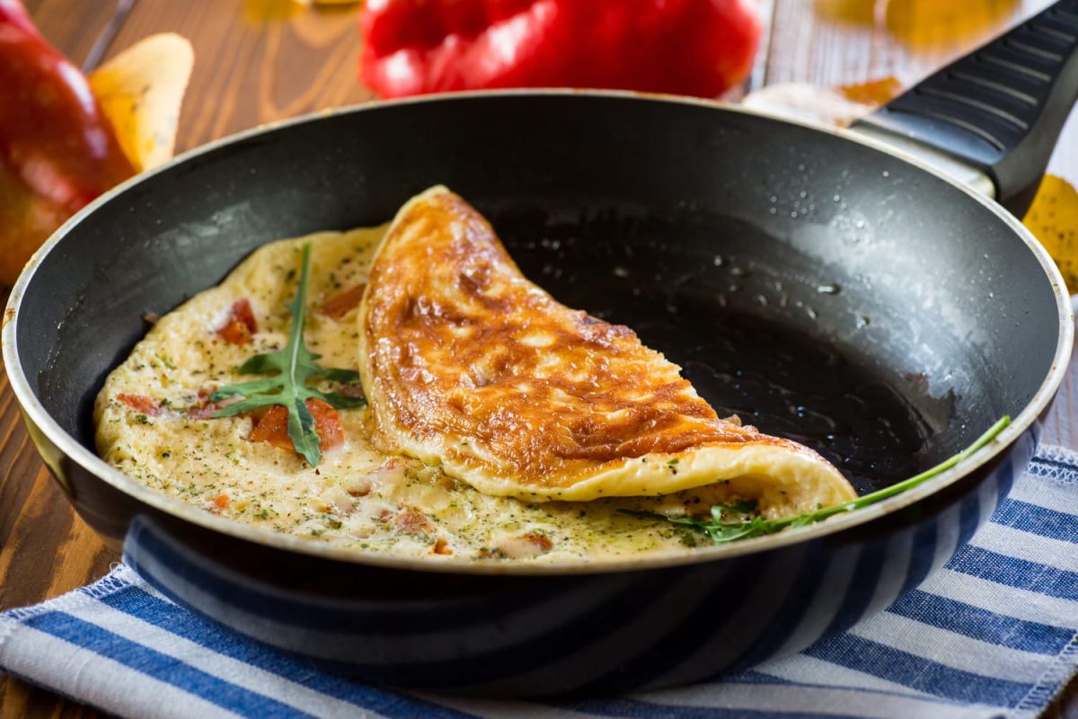 Réussir votre omelette sans qu'elle accroche