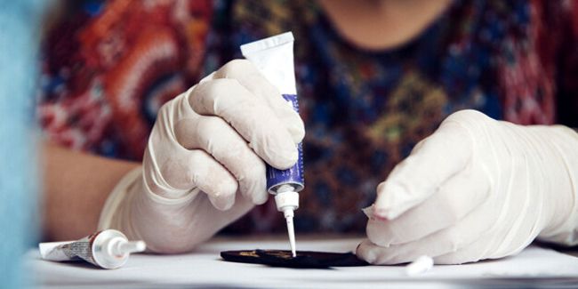 Coller du plastique : les clés du succès