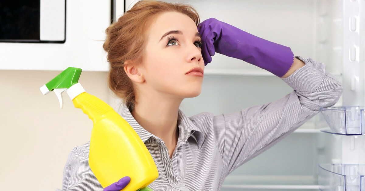 L'erreur surprenante que vous commettez en nettoyant votre frigo