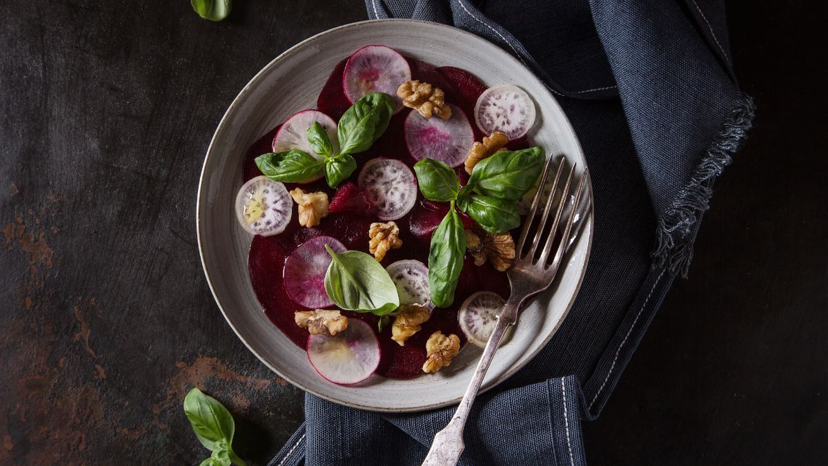 Carpaccio de radis noir : une entrée fraîche et délicieuse