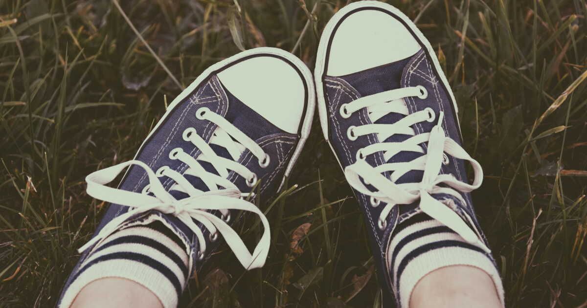 Des lacets impeccables : nos astuces pour les nettoyer comme un pro