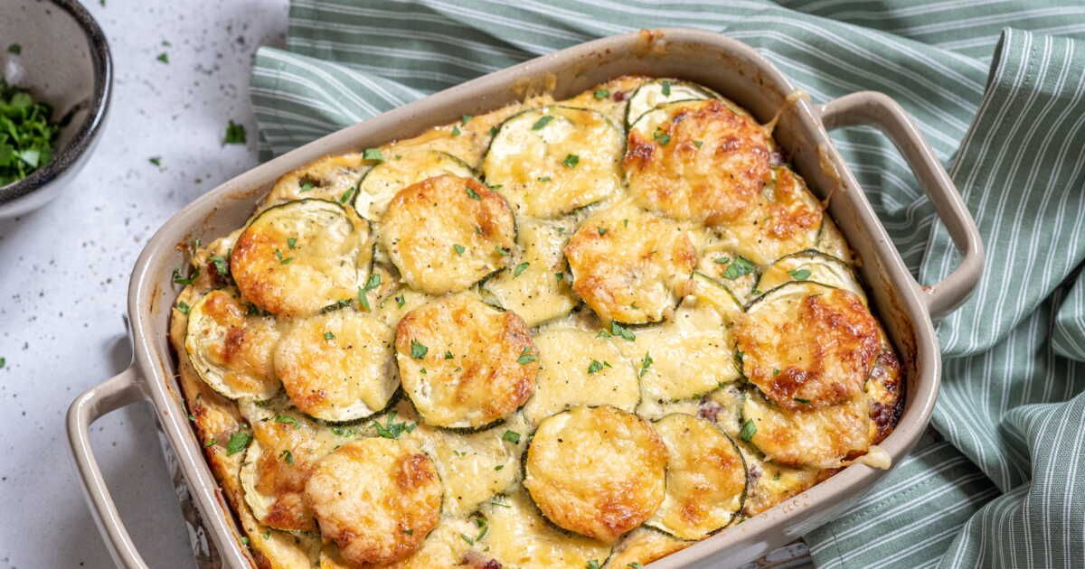 Un gratin de pommes de terre et courgettes au chèvre pour un réconfort gourmand