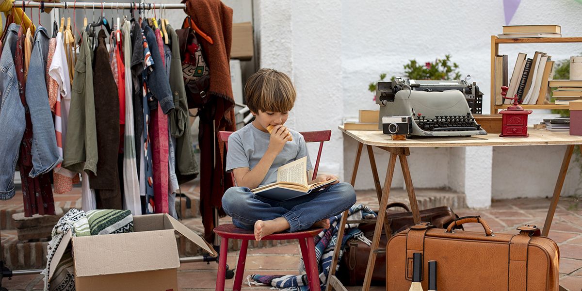 Organiser un vide-maison : astuces et réglementations à connaître