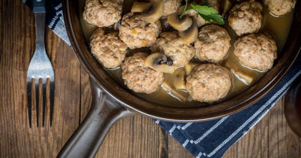Découvrez nos boulettes de poulet en sauce aux champignons : un régal facile à préparer