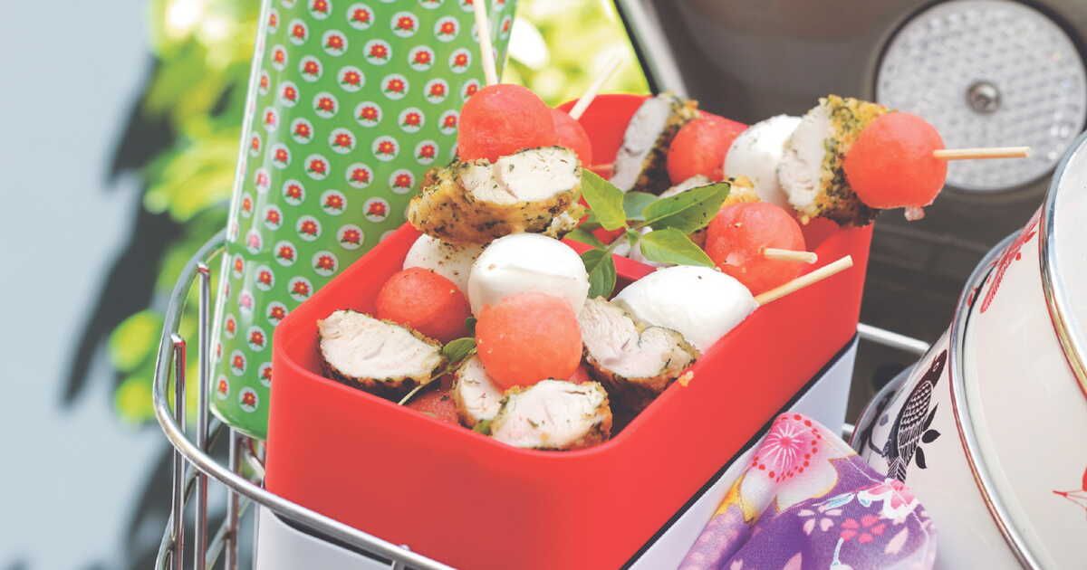 Des brochettes de poulet pané au basilic