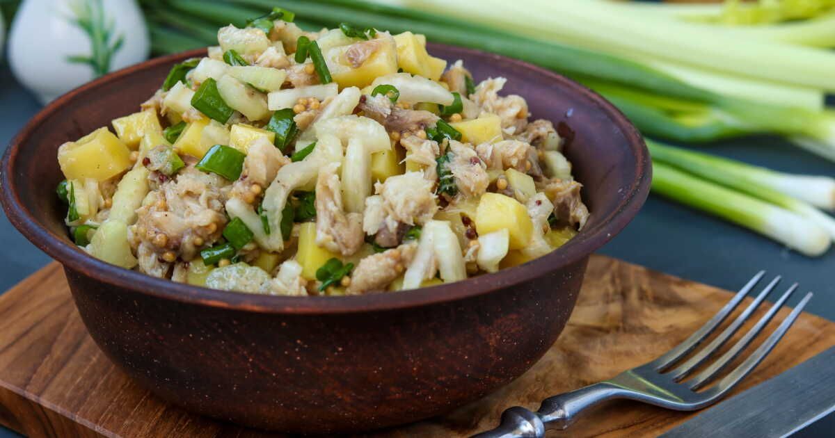 Découvrez la salade d'été de Laurent Mariotte : céleri, maquereau et rhubarbe au menu