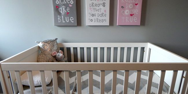 Aménager une chambre de bébé écolo : évitez les toxines