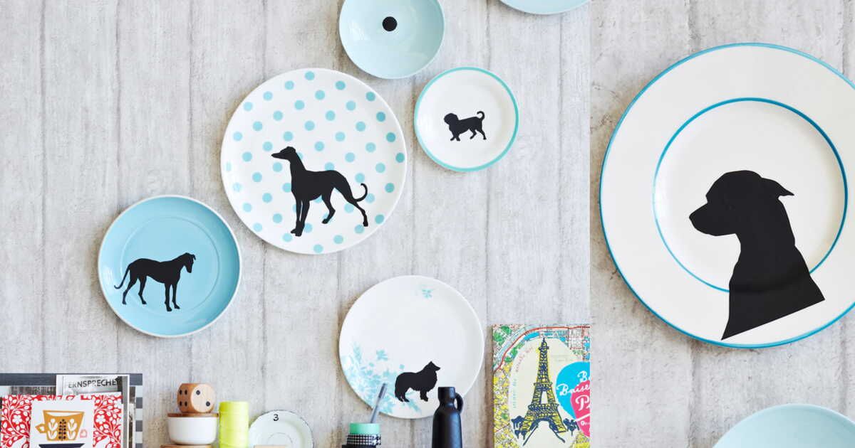 Trois modèles de peinture sur assiette en porcelaine