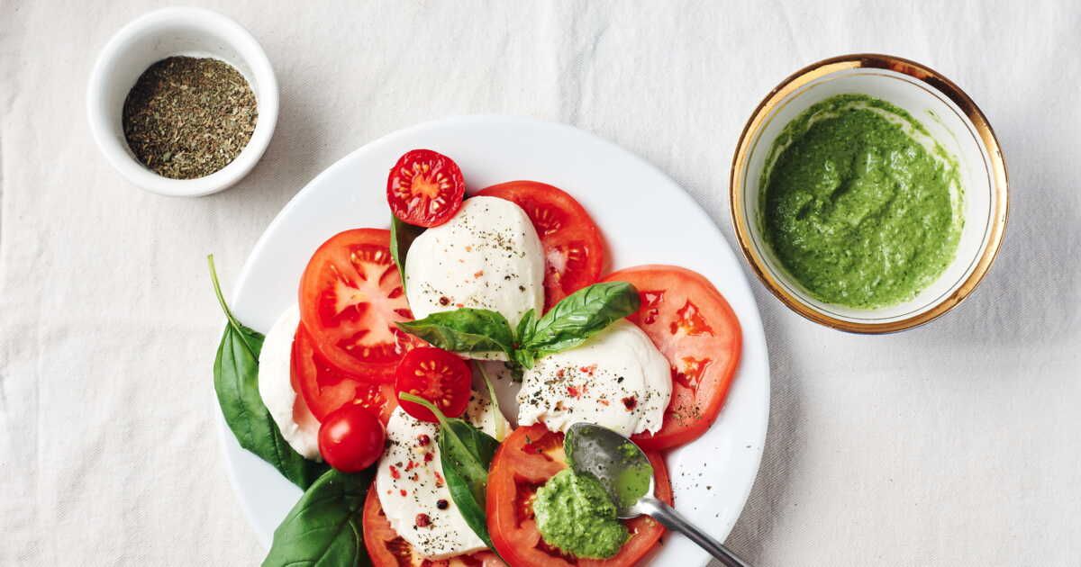 Une touche de magie dans la recette de tomate-mozzarella revisitée par Christophe Michalak