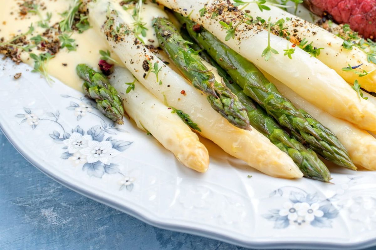 La recette de rôties d'asperges de Julien Duboué