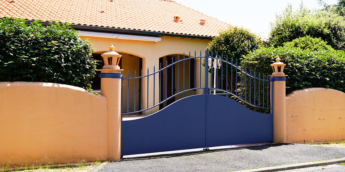 Installer un moteur électrique sur votre portail : tout ce qu'il faut savoir