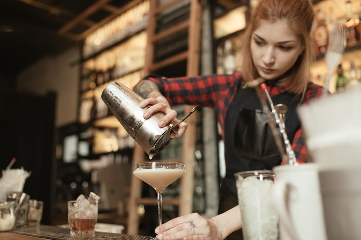 Les cocktails à éviter absolument en soirée selon une experte
