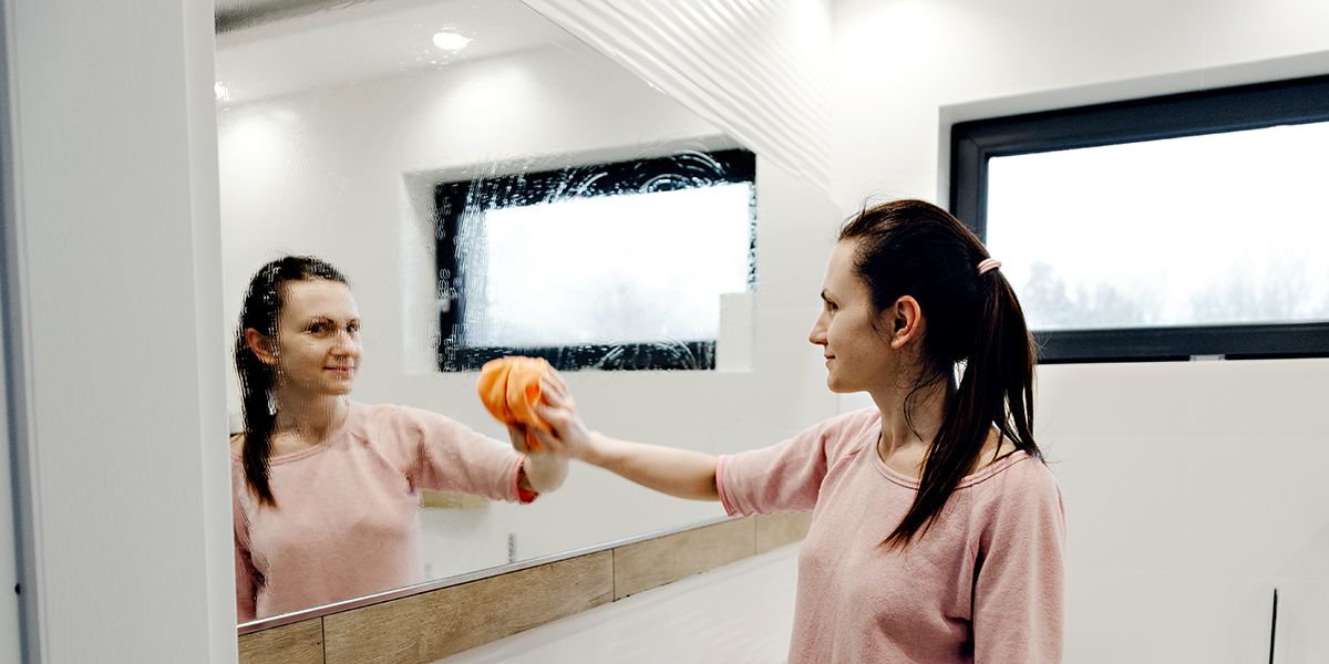 des solutions simples pour des miroirs toujours clairs