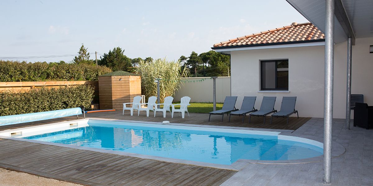 Les tarifs de construction d'une piscine de taille moyenne : ce qu'il faut savoir